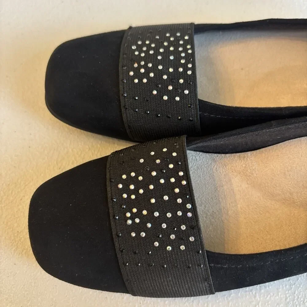 Trotters Samantha T1812-101 Slip On Flats Loafers Women Shoes 7.0 M, Black Suede